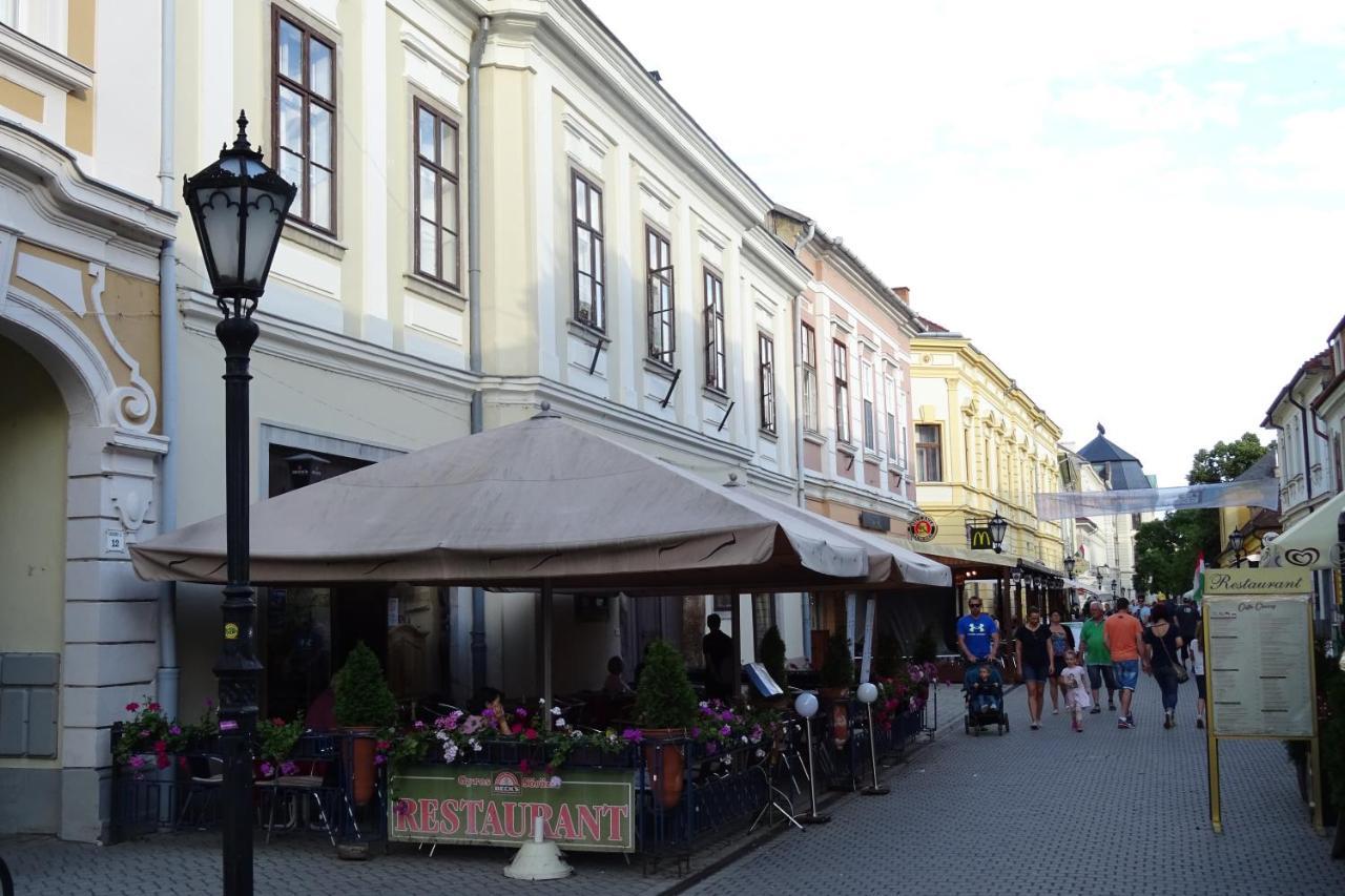 Magdalena Apartman Eger Esterno foto