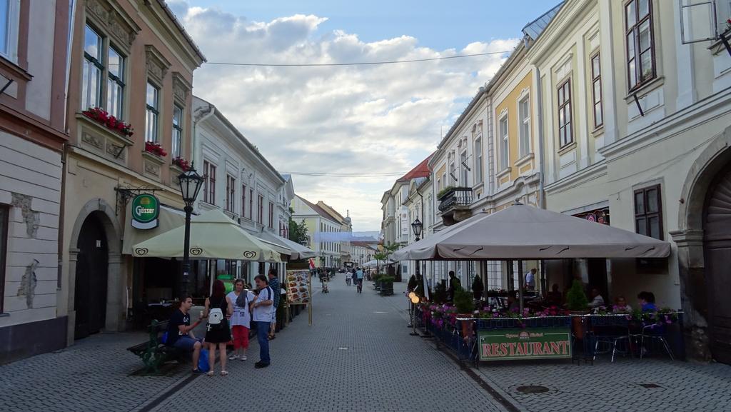 Magdalena Apartman Eger Esterno foto